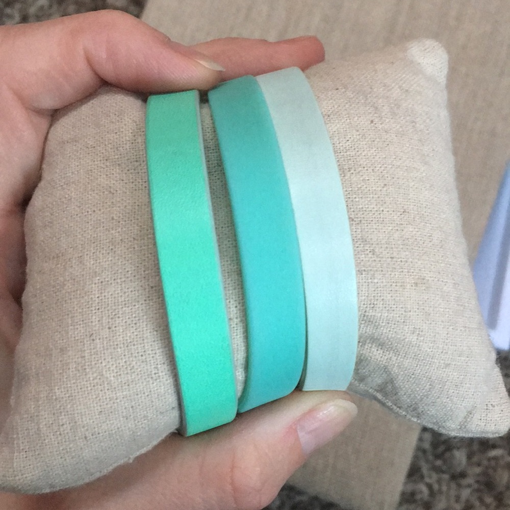 Keep collective bracelet set